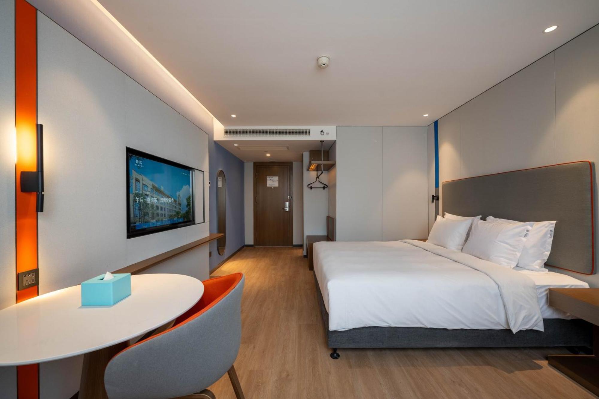Holiday Inn Express Shanghai Pujiang Lianhang Road By Ihg Exterior foto