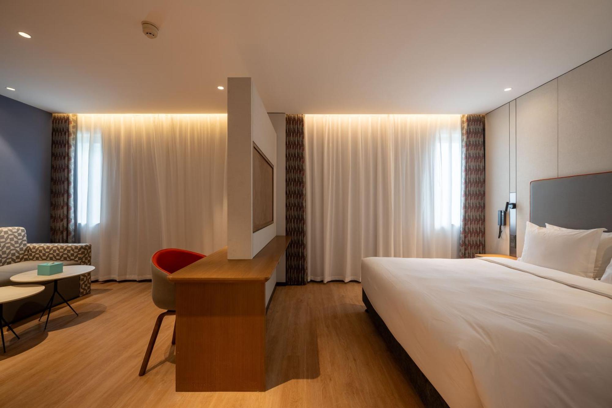 Holiday Inn Express Shanghai Pujiang Lianhang Road By Ihg Exterior foto
