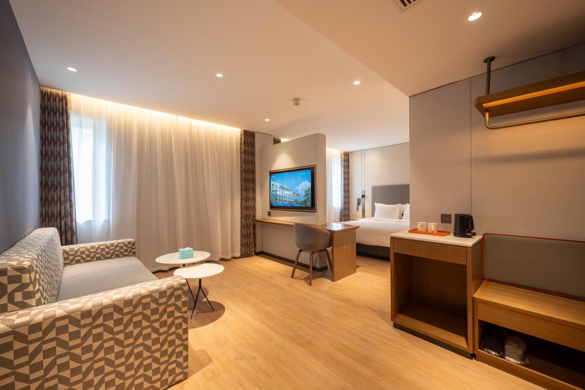 Holiday Inn Express Shanghai Pujiang Lianhang Road By Ihg Exterior foto